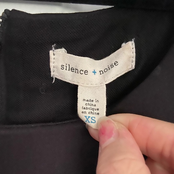 XS Urban Outfitters Neoprene Like Crop Top - Picture 3 of 3